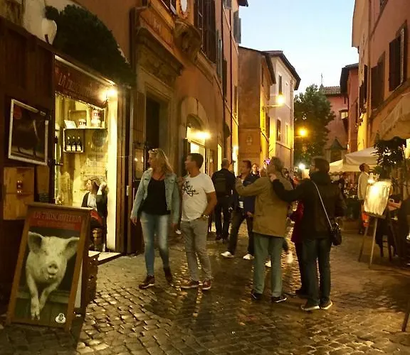 Il Vicolo Di Trastevere Roma